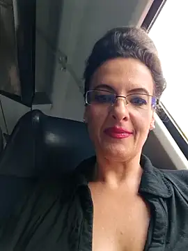 RebeccaNoble live cam on StripChat