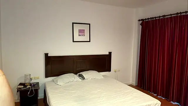 kamila_18_french webcam
