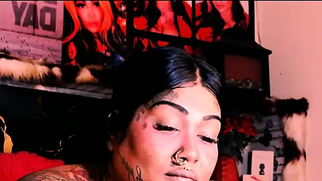 indian_dreamgirl webcam