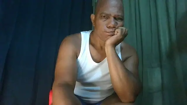 bigblackcock75 live cam on StripChat