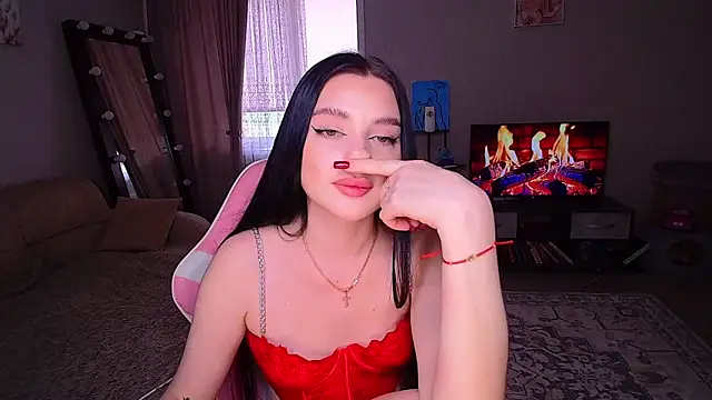 yoursLina live cam on StripChat