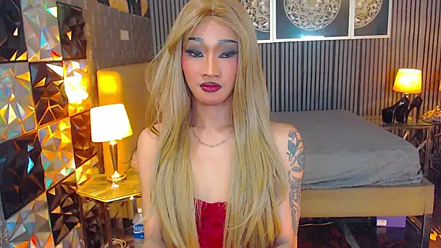 Model: lhexiecollins
