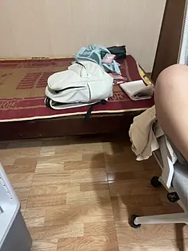 Mina048 webcam