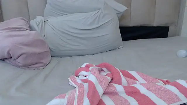 CuteHoney92 webcam