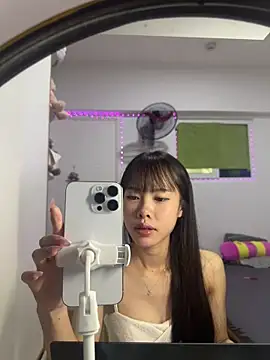 Lov3lily webcam