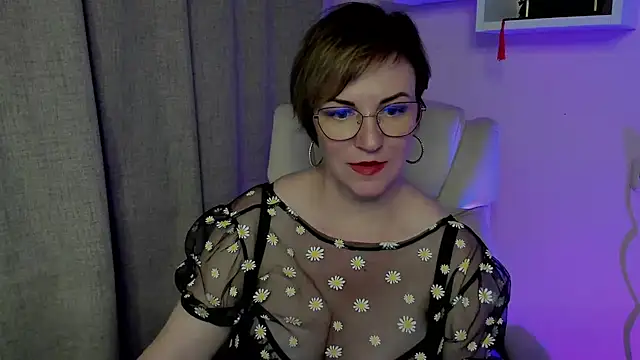 feliziaDesire live cam on StripChat