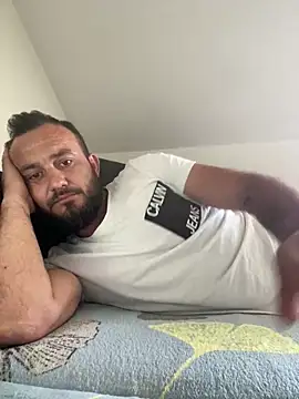 cosmin9000 live cam on StripChat