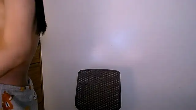 sexyasiancock_yllana live cam on StripChat