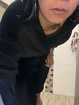Valkiriia_wiine live cam on StripChat