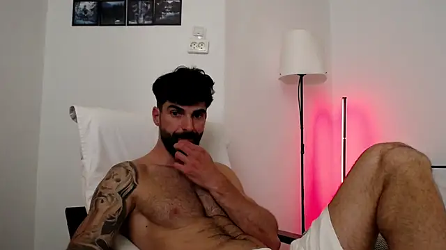 Verycutex live cam on StripChat