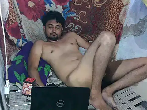 ROCOGUJUBULL live cam on StripChat