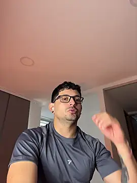 TroyeSavage live sex cam