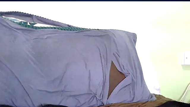 sweetchoco2020 live cam on StripChat