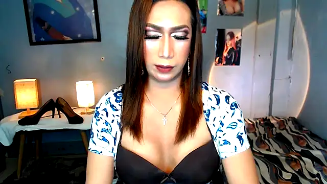 littleredbunny27 webcam