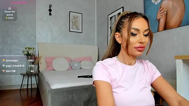 ElinaMoon_ webcam