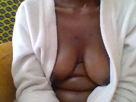CreampyQueen1 webcam