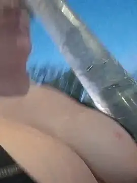nakedgarbageperson live cam on StripChat