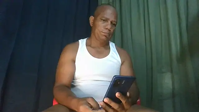 bigblackcock75 webcam