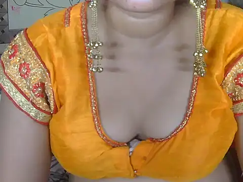 hotee_bhabi live cam on StripChat