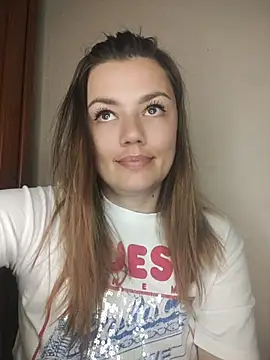 KrissSexi live cam on StripChat