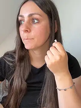 Loella-Rose webcam
