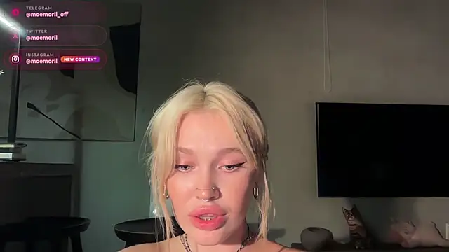 Golden_Aline webcam