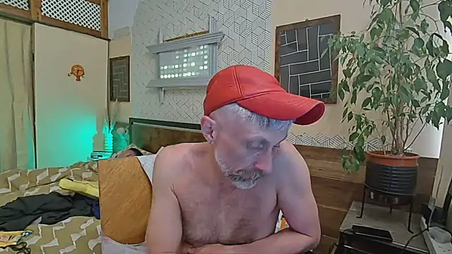 your-new-hoT-uncle webcam