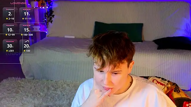 two_gerls_here webcam