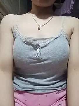 LucyyLy webcam
