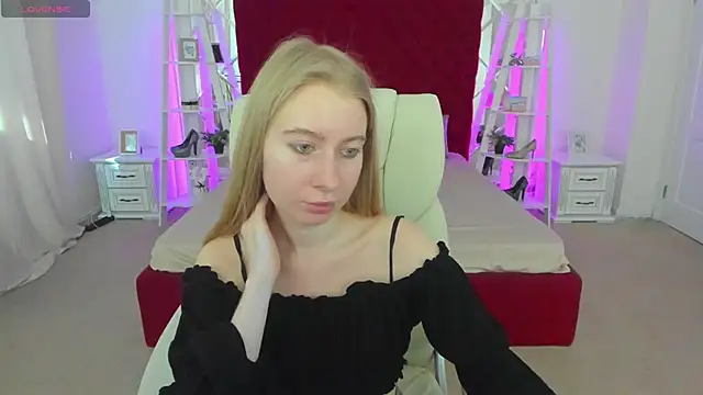 Alina_Blonde webcam