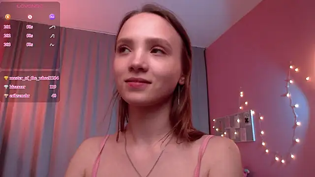 Adria_Arjona webcam