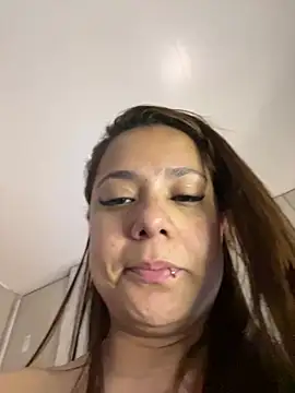 Pretty__Milf webcam