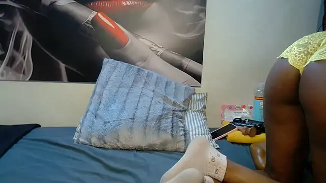 Lola-77 webcam