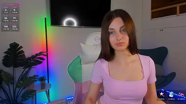 Kira_Moonnn webcam