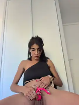Yasmiinee webcam