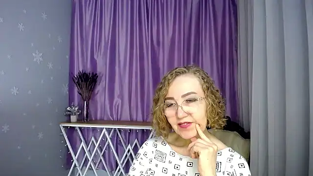queen_a_n_i webcam