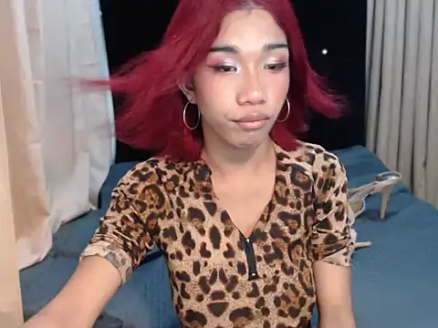 Queenoflustx live sex cam