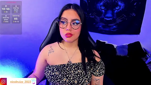 Nicolle_Ruizz live cam on StripChat