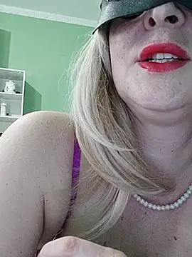 Milfporcona live cam on StripChat