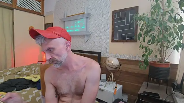 your-new-hoT-uncle webcam