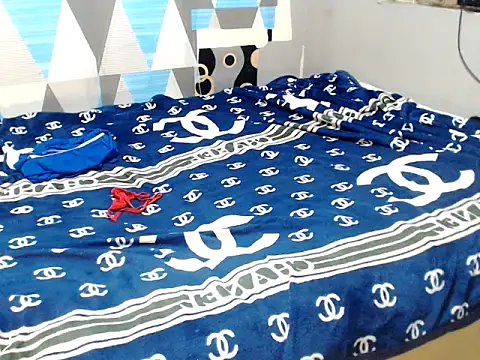 Trish_CurveCock webcam