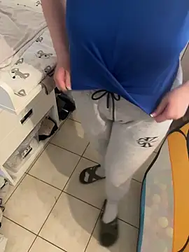 Teeny-Slut18 webcam