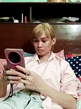 QueenSoreal webcam