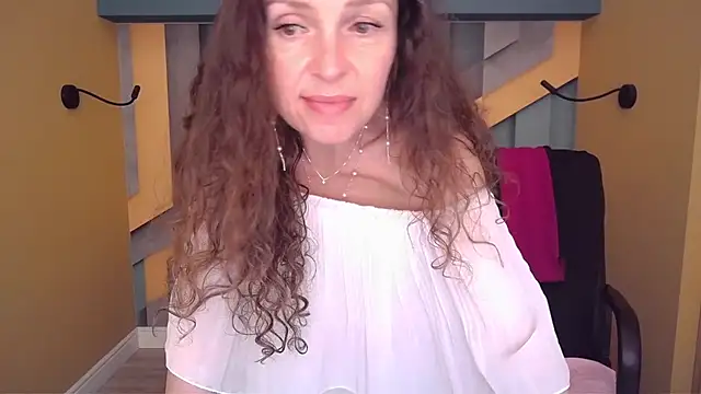 EllaLong webcam