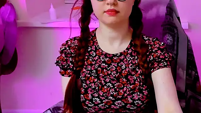 CarolGiggly webcam