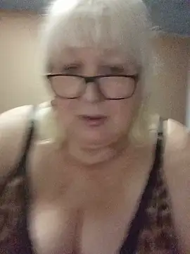 Alexia64231 live cam on StripChat