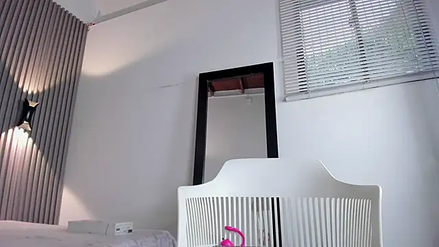 Zafiiraa live cam on StripChat