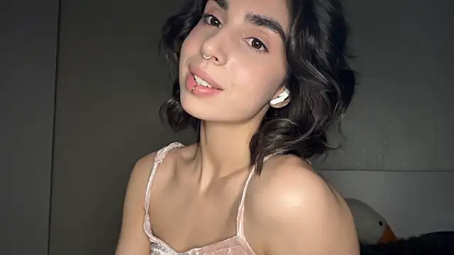 JessiaRuezga live cam on StripChat