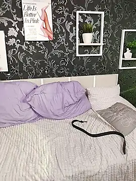 mickequinee - MickeQuinee's free webcam - UK Sex Cams