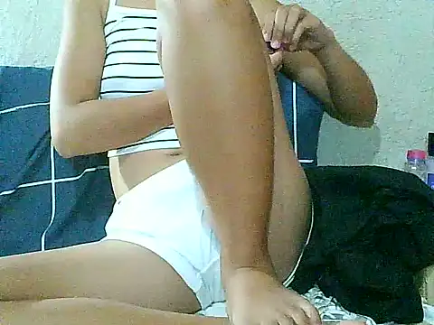 PinaySkinnyGirl webcam